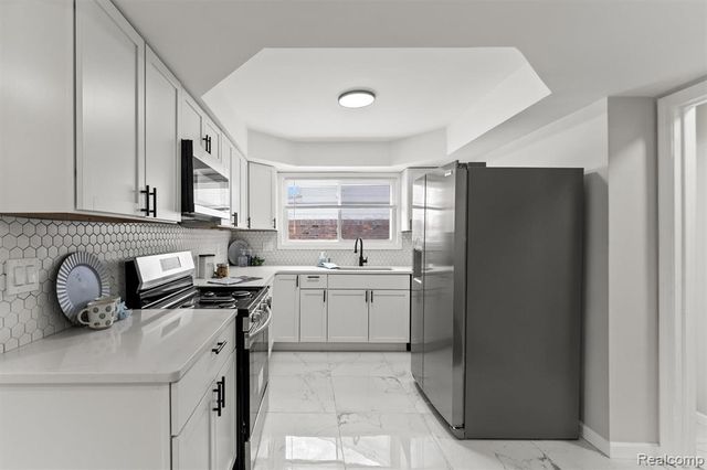 21799 Potomac Street, Southfield, MI 48076