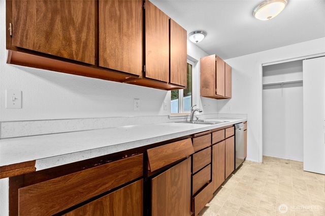 5025 Tri Lake Loop SE, Olympia, WA 98513