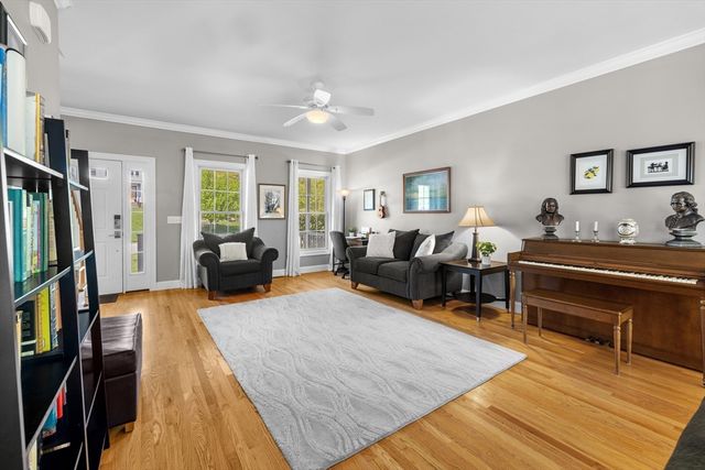 243 Cottrell Rd, Tiverton, RI 02878