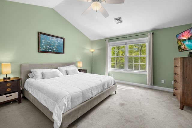 243 Cottrell Rd, Tiverton, RI 02878