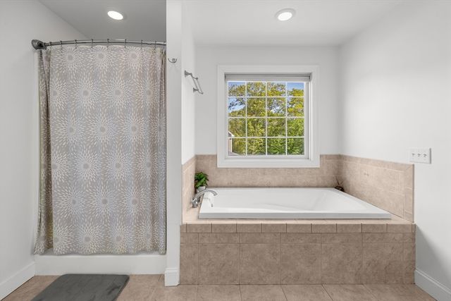 243 Cottrell Rd, Tiverton, RI 02878