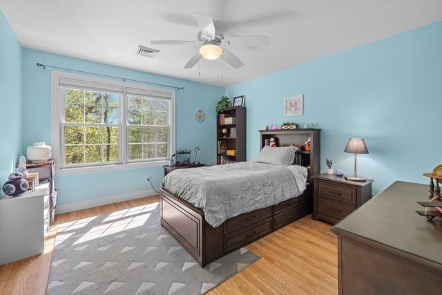 243 Cottrell Rd, Tiverton, RI 02878