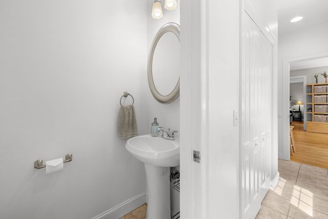 243 Cottrell Rd, Tiverton, RI 02878