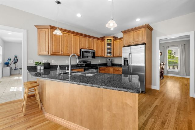 243 Cottrell Rd, Tiverton, RI 02878