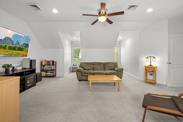 243 Cottrell Rd, Tiverton, RI 02878