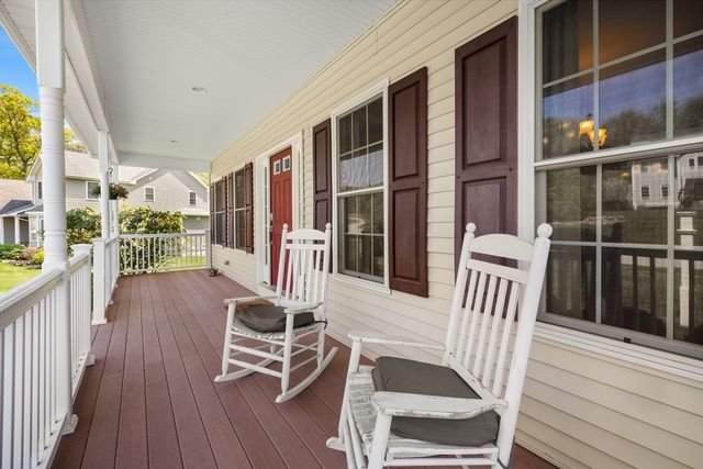 243 Cottrell Rd, Tiverton, RI 02878