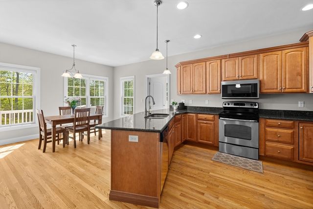 243 Cottrell Rd, Tiverton, RI 02878