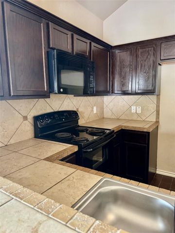 3000 Whisper Oaks LN A, Georgetown, TX 78628