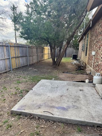 3000 Whisper Oaks LN A, Georgetown, TX 78628