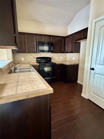 3000 Whisper Oaks LN A, Georgetown, TX 78628