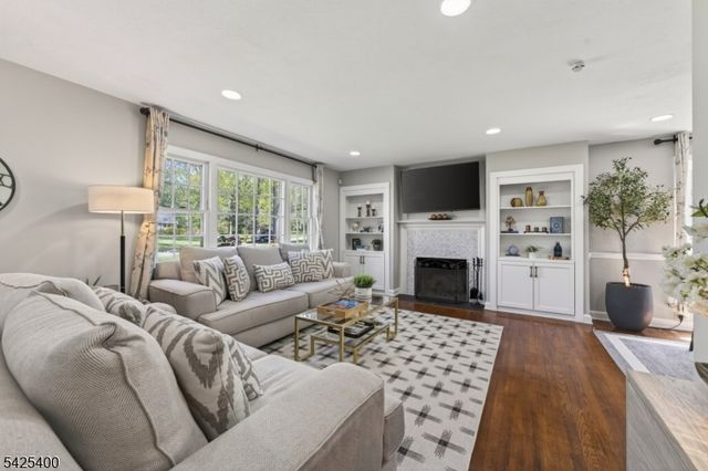 28 Spring Ridge Dr, Berkeley Heights Twp., NJ 07922