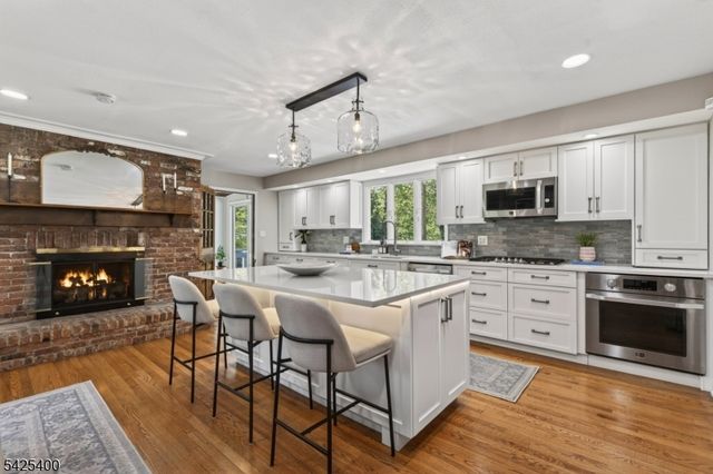 28 Spring Ridge Dr, Berkeley Heights Twp., NJ 07922