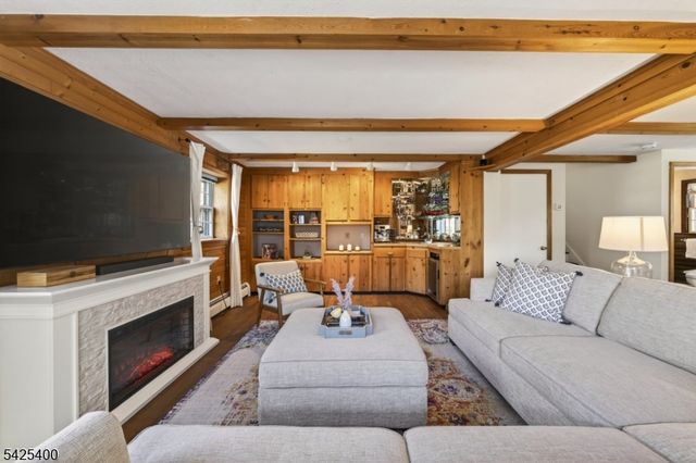 28 Spring Ridge Dr, Berkeley Heights Twp., NJ 07922