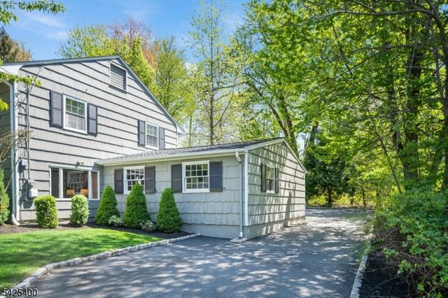 28 Spring Ridge Dr, Berkeley Heights Twp., NJ 07922