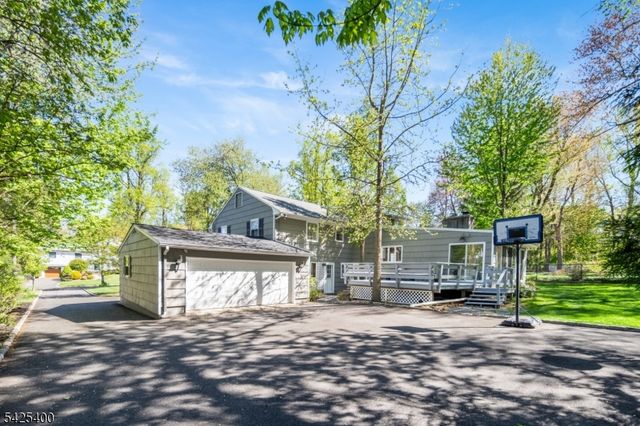 28 Spring Ridge Dr, Berkeley Heights Twp., NJ 07922