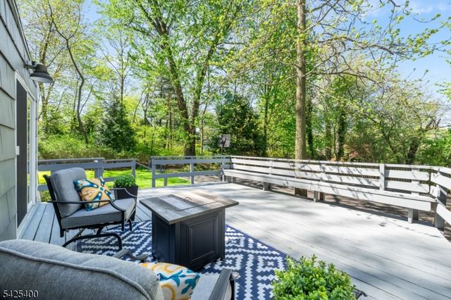 28 Spring Ridge Dr, Berkeley Heights Twp., NJ 07922