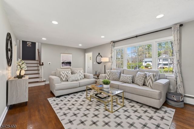 28 Spring Ridge Dr, Berkeley Heights Twp., NJ 07922