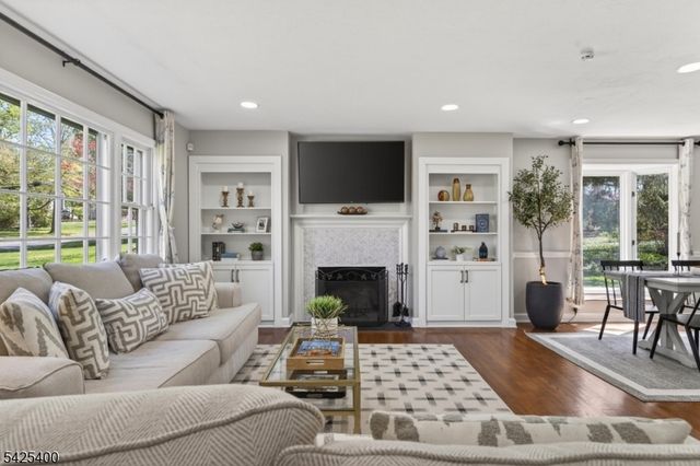 28 Spring Ridge Dr, Berkeley Heights Twp., NJ 07922