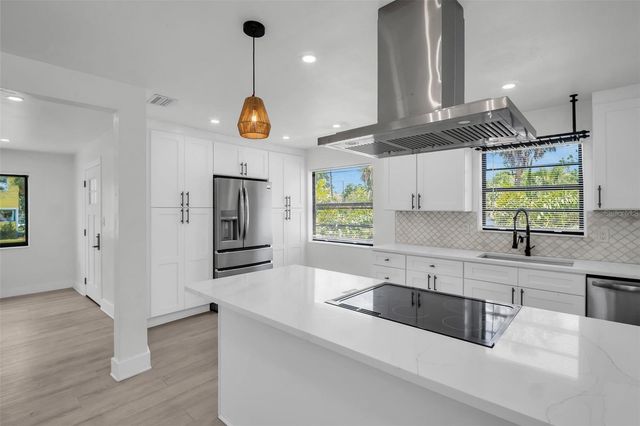 4000 GROVE STREET S, St Petersburg, FL 33705