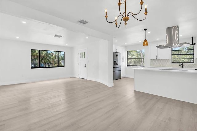 4000 GROVE STREET S, St Petersburg, FL 33705