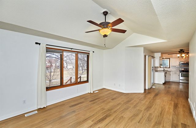 4815 Meadow Valley Drive, West Des Moines, IA 50265