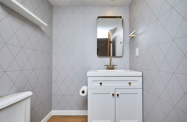 4815 Meadow Valley Drive, West Des Moines, IA 50265