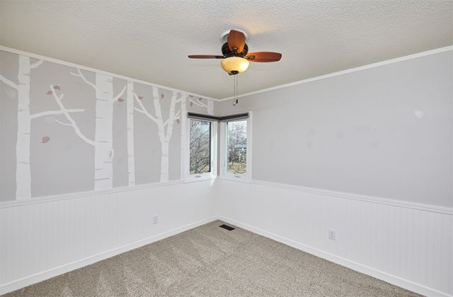 4815 Meadow Valley Drive, West Des Moines, IA 50265