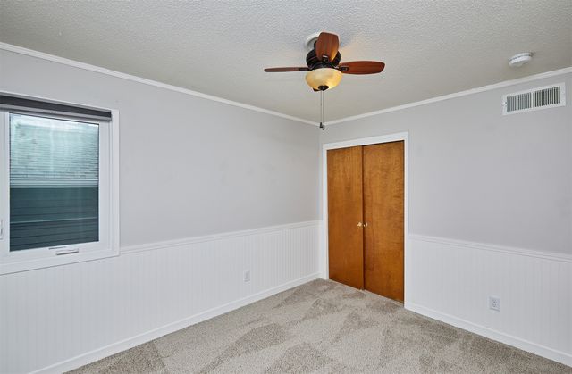 4815 Meadow Valley Drive, West Des Moines, IA 50265