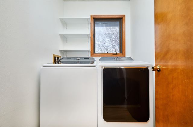 4815 Meadow Valley Drive, West Des Moines, IA 50265