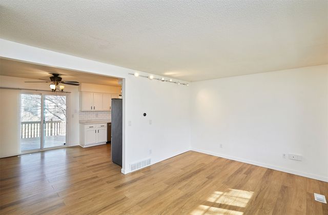 4815 Meadow Valley Drive, West Des Moines, IA 50265