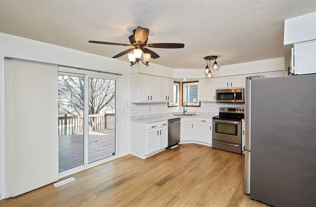 4815 Meadow Valley Drive, West Des Moines, IA 50265