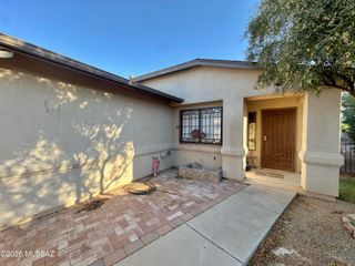 1679 W Sauvignon Drive, Tucson, AZ 85746
