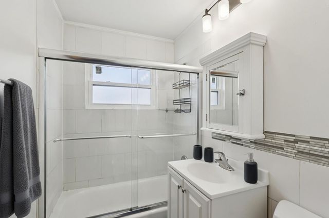 9523 Sayre Avenue, Morton Grove, IL 60053