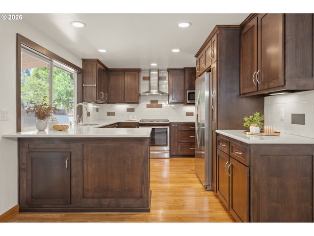 3631 Kevington Ave, Eugene, OR 97405