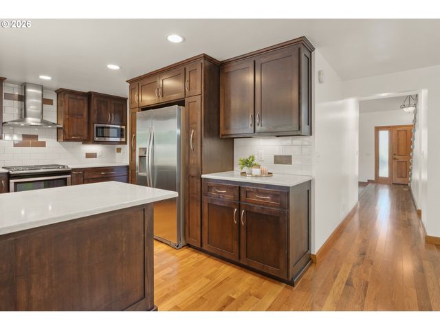 3631 Kevington Ave, Eugene, OR 97405