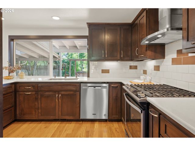 3631 Kevington Ave, Eugene, OR 97405
