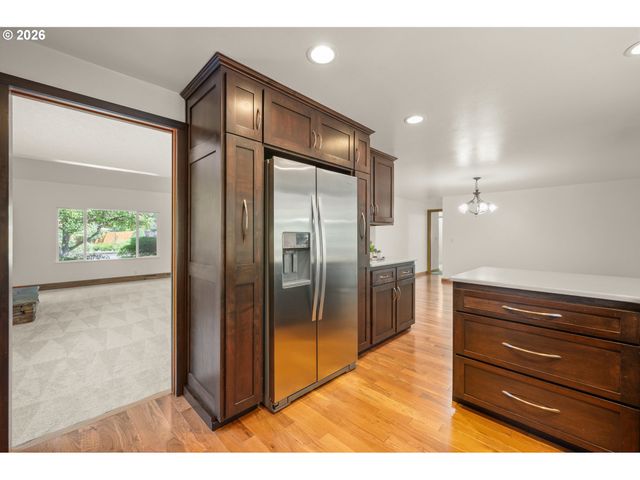 3631 Kevington Ave, Eugene, OR 97405