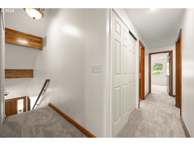 3631 Kevington Ave, Eugene, OR 97405