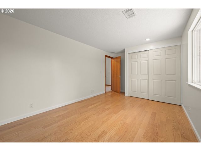 3631 Kevington Ave, Eugene, OR 97405