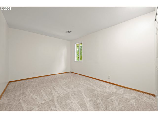 3631 Kevington Ave, Eugene, OR 97405