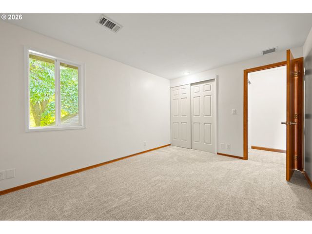 3631 Kevington Ave, Eugene, OR 97405