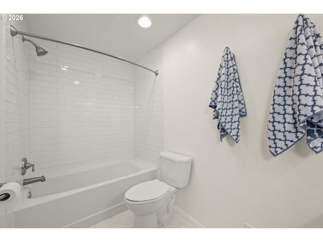 3631 Kevington Ave, Eugene, OR 97405