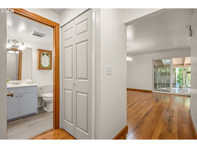 3631 Kevington Ave, Eugene, OR 97405