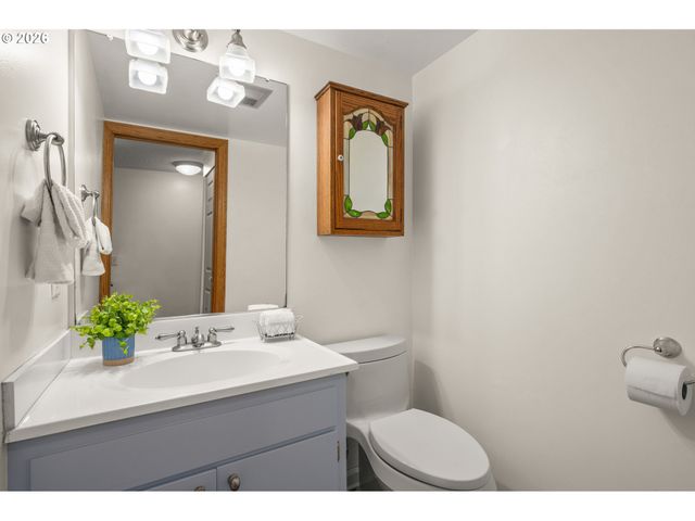 3631 Kevington Ave, Eugene, OR 97405