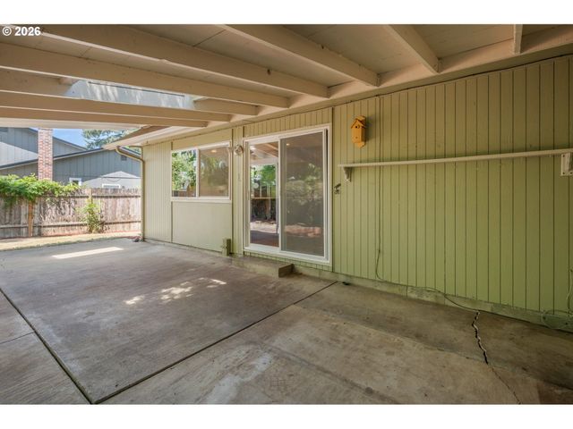 3631 Kevington Ave, Eugene, OR 97405