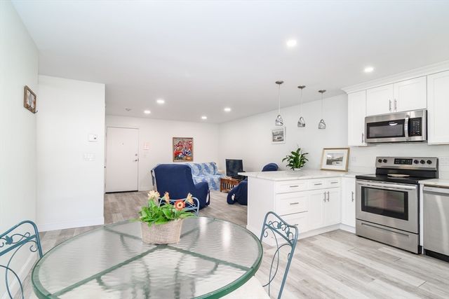 71 Edgeworth St 21, Worcester, MA 01605