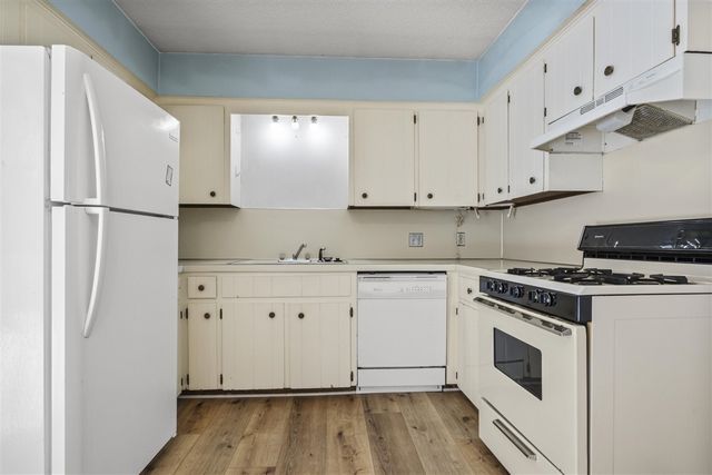 1951 Ridgewood Avenue, Grand Rapids, MI 49506