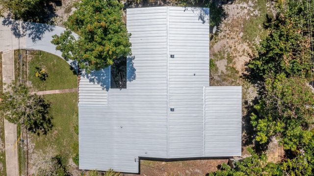 904 SE 16th Street, Stuart, FL 34994