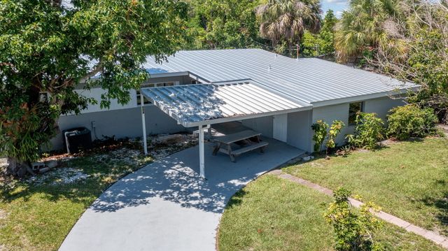 904 SE 16th Street, Stuart, FL 34994