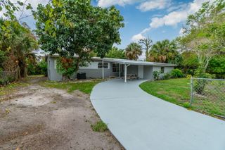 904 SE 16th Street, Stuart, FL 34994